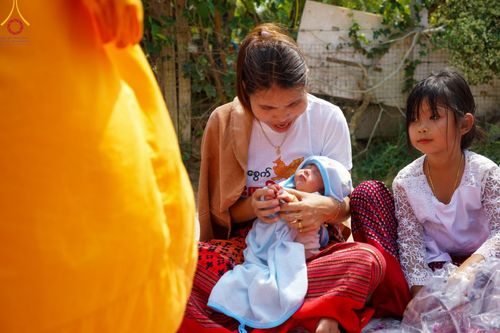 ภาพ No.129083:พระธรรมยาตราเดินธรรมยาตรา ณ ชุมชนรอบศูนย์ปฏิบัติธรรมภาคใต้ อ.บางกล่ำ จ.สงขลา วันที่ 10 มีนาคม พ.ศ. 2567