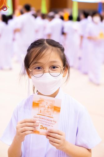 ภาพ No.159557:สัมมนาพิเศษและพิธีมอบองค์พระธรรมกาย 2,000 องค์ ณ ห้องแก้วสารพัดนึก 1 วัดพระธรรมกาย วันอาทิตย์ต้นเดือนที่ 6 ตุลาคม พ.ศ. 2567