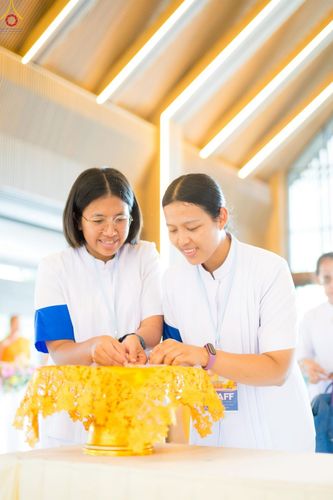 ภาพ No.249263:วันที่ 20 กันยายน พ.ศ. 2568 พิธีประดิษฐานรูปหล่อหลวงปู่วัดปากน้ำ ภาษีเจริญ ณ วิหารพระมงคลเทพมุนี (สด จนฺทสโร) ศูนย์ปฏิบัติธรรมภูเก็ต จ.ภูเก็ต