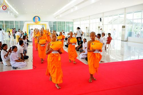 ภาพ No.134923:พิธีตัดปอยผม พิธีขอขมารับผ้าไตร พิธีบรรพชา และพิธีถวายบาตร ในโครงการบรรพชาสามเณร ฟื้นฟูพระพุทธศาสนาทั่วไทย  ณ ศูนย์ปฏิบัติธรรมและศูนย์อบรมเยาวชนเพชรบุรี ต.ท่าแลง อ.ท่ายาง จ.เพชรบุรี