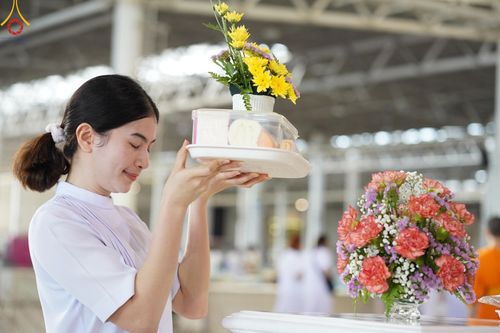 ภาพ No.139145:พิธีตักบาตร , พิธีบูชาข้าวพระ ณ ห้องแก้วสารพัด 1 สภาธรรมกายสากล วัดพระธรรมกาย วันอาทิตย์ต้นเดือนที่ 2 มิถุนายน พ.ศ. 2567