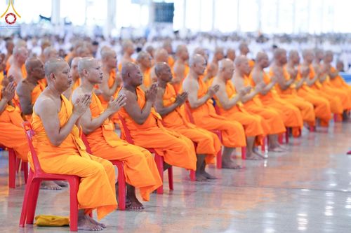 ภาพ No.151243:พิธีบูชาข้าวพระ ในวันอาทิตย์ต้นเดือน วันที่ 1 กันยายน พ.ศ. 2567 ณ สภาธรรมกายสากล วัดพระธรรมกาย