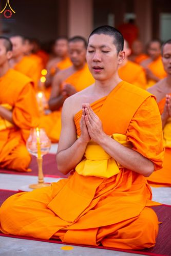 ภาพ No.201651:พิธีจุดประทีปถวายเป็นพุทธบูชา และบูชาธรรมมหาปูชนียาจารย์ ณ อาคารธรรมยาตรา กตัญญูบูชามหาปูชนียาจารย์ ตรงข้ามวัดปากน้ำภาษีเจริญ จ.กรุงเทพมหานคร ในโครงการธรรมยาตรา กตัญญูบูชา มหาปูชนียาจารย์ พระมงคลเทพมุนี(สด จนฺทสโร) พระผู้ปราบมาร อนุสรณ์สถาน 7 แห่ง