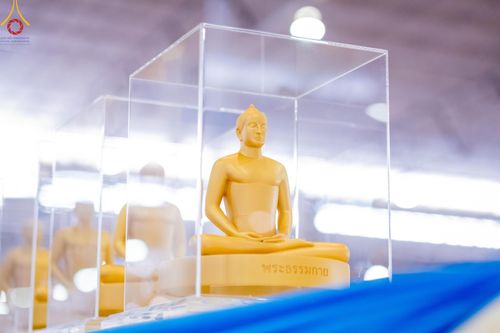 ภาพ No.60397:การต้อนรับพระสังฆาธิการ 10,000 กว่าวัดทั่วประเทศ พิธีมอบปัจจัยช่วยเหลือครู 4 จังหวัดชายแดนภาคใต้ พิธีปฏิบัติธรรม ในวันคุ้มครองโลก วันจันทร์ที่ 22 เมษายน พ.ศ.2567 ณ วัดพระธรรมกาย จ.ปทุมธานี