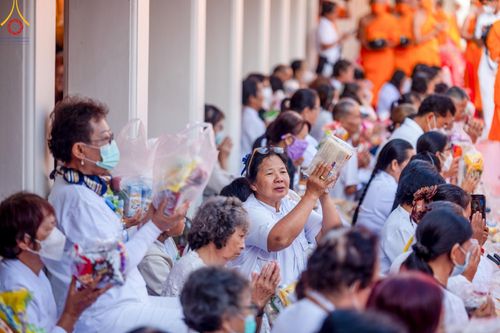 ภาพ No.112781:พิธีตักบาตรพระธรรมยาตราฯ ณ วัดสองพี่น้อง จ.สุพรรณบุรี วันที่ 15 มกราคม พ.ศ. 2567