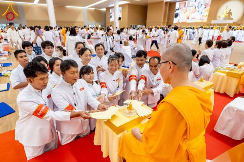 ภาพ No.272951:วันอาทิตย์ที่ 23 พฤศจิกายน พ.ศ.2568 พิธีมุทิตาสักการะ พระมหาเถระและพระเถระ ประจำปีพุทธศักราช 2568 ณ ห้องแก้วสารพัดนึก 2 สภาธรรมกายสากล  วัดพระธรรมกาย