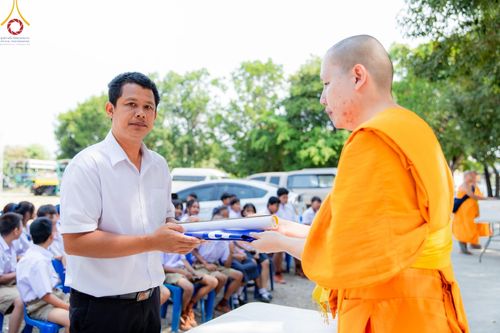 ภาพ No.203458:พิธีทอดผ้าป่าทำนุบำรุงศาสนสถาน ณ วัดปรางค์หลวง ตำบลบางม่วง อำเภอบางใหญ่ จังหวัดนนทบุรี ในโครงการธรรมยาตรา กตัญญูบูชา มหาปูชนียาจารย์ พระมงคลเทพมุนี(สด จนฺทสโร) พระผู้ปราบมาร อนุสรณ์สถาน 7 แห่ง ปีที่ 13 วันที่ 29 มกราคม พ.ศ. 2568
