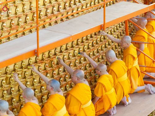 ภาพ No.194576:พิธีปฐมเริ่มสุวรรณรังสรรค์มหาธรรมกายเจดีย์ วันจันทร์ที่ 13 มกราคม พ.ศ. 2568 ณ มหาธรรมกายเจดีย์ วัดพระธรรมกาย จ.ปทุมธานี