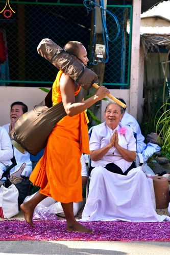 ภาพ No.193338:พิธีต้อนรับพระธรรมยาตรา ณ อนุสรณ์สถาน สถานที่เกิดในเพศสมณะ วัดสองพี่น้อง อำเภอสองพี่น้อง จังหวัดสุพรรณบุรี ในโครงการธรรมยาตรา กตัญญูบูชา มหาปูชนียาจารย์ พระมงคลเทพมุนี(สด จนฺทสโร) พระผู้ปราบมาร อนุสรณ์สถาน 7 แห่ง ปีที่ 13 วันที่ 11 มกราคม พ.ศ. 2568