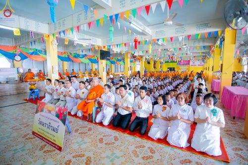 ภาพ No.192211:พิธีทอดผ้าป่าทำนุบำรุงศาสนสถาน ณ วัดนราภิรมย์ ตำบลนราภิรมย์ อำเภอบางเลน จังหวัดนครปฐม ในโครงการธรรมยาตรา กตัญญูบูชา มหาปูชนียาจารย์ พระมงคลเทพมุนี(สด จนฺทสโร) พระผู้ปราบมาร อนุสรณ์สถาน 7 แห่ง ปีที่ 13 วันที่ 9 มกราคม พ.ศ. 2568