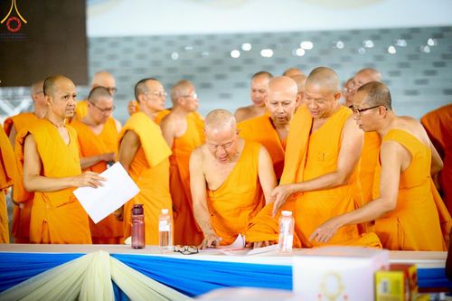 ภาพ No.59720:V.39 ทุ่มสุดใจ ธรรมชัย 80 ปี การเตรียมงาน การปฏิบัติงาน ของเจ้าหน้าที่หน่วยงานต่างๆ เพื่อพิธีฉลองอายุวัฒนมงคล 80 ปี หลวงพ่อธัมมชโย และรับถวายมหาสังฆทาน 10,000 กว่าวัดทั่วประเทศ ในวันคุ้มครองโลก จันทร์ที่ 22 เมษายน พ.ศ. 2567