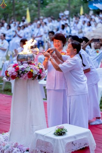 ภาพ No.238426:วันเสาร์ที่ 9 สิงหาคม พ.ศ. 2568 พิธีกลั่นแผ่นดิน โปรยทราย และจุดประทีปถวายเป็นพุทธบูชา จ.ระยอง สถาปนาองค์พระเจดีย์เพื่อสร้างสันติภาพโลก ณ ศูนย์ปฏิบัติธรรมระยอง(บ้านช่องลม) ต.บางบุตร อ.บ้านค่าย จ.ระยอง