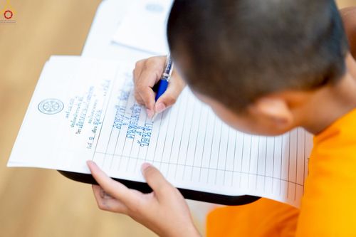 ภาพ No.249676:วันที่ 1 ตุลาคม พ.ศ. 2568 การสอบธรรมสนามหลวง นักธรรมชั้นตรี อำเภอคลองหลวง จังหวัดปทุมธานี ณ ห้องแก้วสารพัดนึก 2 วัดพระธรรมกาย