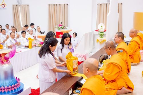 ภาพ No.234680:วันอาทิตย์ที่ 20 กรกฎาคม  พ.ศ.2568 พิธีทอดผ้าป่าภาคพื้นอเมริกา พิธีเจริญพระพุทธมนต์ ฉลองอาคารแก้วธรรมชัยรัตนอนันต์ วัดพระธรรมกายเทนเนสซี ประเทศสหรัฐอเมริกา