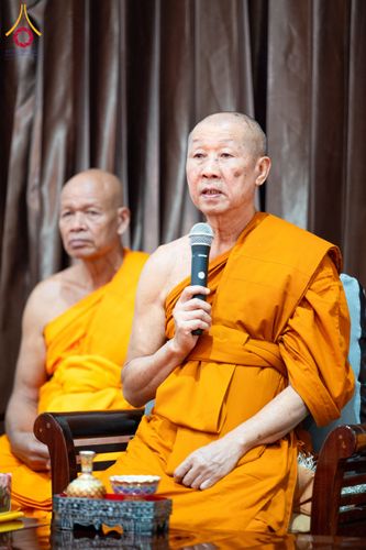 ภาพ No.149509:พิธีทักษิณานุปทานแด่บรรพชนตระกูลผ่องสวัสดิ์ และหมู่ญาติที่ล่วงลับไปแล้ว ประจำปี ครั้งที่ 19 วันพฤหัสบดีที่ 22 สิงหาคม พ.ศ. 2567 ณ พระมหาเจดีย์ทัตตชีโว ศูนย์อบรมเยาวชนกาญจนบุรี