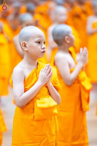 ภาพ No.215851:วันเสาร์ที่ 5 เมษายน พ.ศ. 2568 พิธีขอบรรพชา พิธีขอสรณคมน์และศีล  พิธีขอนิสสัย พิธีถวายบาตร ในโครงการบรรพชาสามเณรฟื้นฟูพระพุทธศาสนาทั่วไทย , โครงการหน่อแก้วเปรียญธรรม รุ่นที่ 13 ,  โครงการสามเณรยุวธรรมทายาท รุ่นที่ 33 , โครงการสามเณรมัชฌิมธรรมทายาท รุ่นที