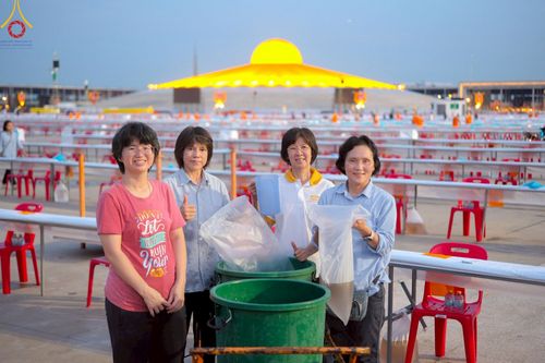 ภาพ No.218858:วันศุกร์ที่ 18 เมษายน พ.ศ. 2568 การเตรียมงานในลานธรรม , พระมหาธรรมกายเจดีย์ เพื่องานวันคุ้มครองโลก 22 เมษายน พ.ศ. 2568