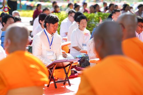ภาพ No.130546:พิธีบรรพชาธรรมทายาท ในโครงการบรรพชา 1,250 รูป ณ แดนประสูติ สวนลุมพินี ประเทศเนปาล วันที่ 9 มีนาคม พ.ศ. 2567