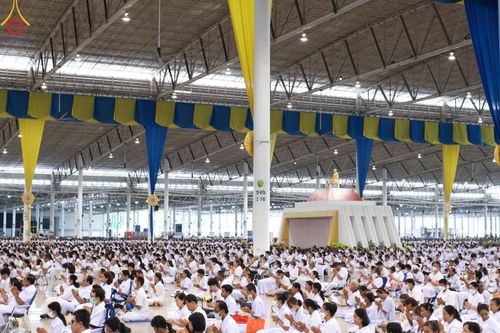 ภาพ No.123099:พิธีตักบาตร และพิธีบูชาข้าวพระ ในวันอาทิตย์ต้นเดือนที่ 4 กุมภาพันธ์ พ.ศ. 2567 ณ วัดพระธรรมกาย จ.ปทุมธานี