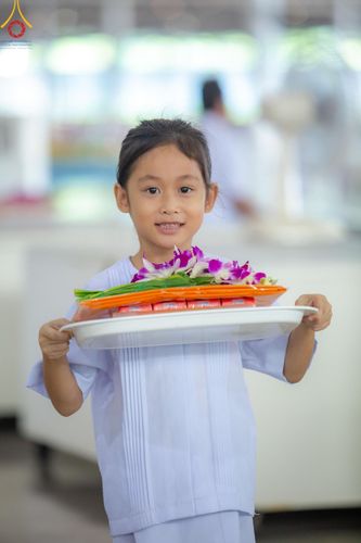 ภาพ No.136644:พิธีตักบาตร พิธีบูชาข้าวพระ ในวันอาทิตย์ต้นเดือนที่ 5 พฤษภาคม พ.ศ. 2567 ณ วัดพระธรรมกาย จ.ปทุมธานี