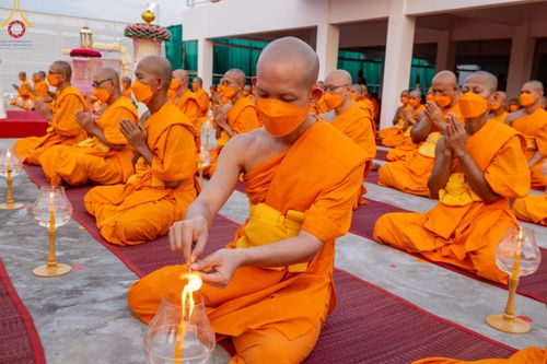 ภาพ No.119243:พิธีจุดประทีปถวายเป็นพุทธบูชา และบูชาธรรมมหาปูชนียาจารย์ พระมงคลเทพมุนี(สด จนฺทสโร) ในโครงการธรรมยาตราฯ วันที่ 26 มกราคม พ.ศ. 2567 ณ อาคารธรรมยาตรา กตัญญูบูชามหาปูชนียาจารย์ ตรงข้ามวัดปากน้ำภาษีเจริญ จ.กรุงเทพมหานคร
