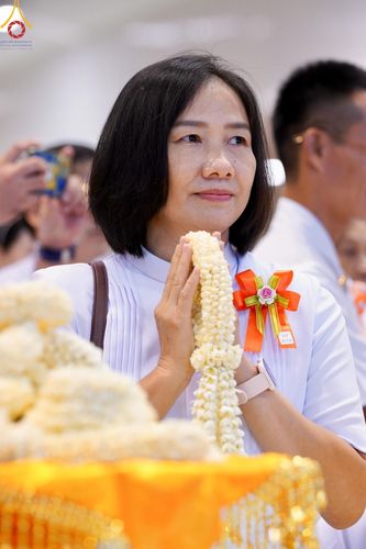 ภาพ No.160049:พิธีปฎิบัติธรรม , พิธีสักการะพระมงคลเทพมุนี (สด จนฺทสโร) พระผู้ปราบมาร ณ สภาธรรมกายสากล วัดพระธรรมกาย วันพฤหัสบดีที่ 10 ตุลาคม พ.ศ. 2567