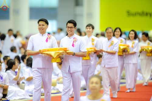 ภาพ No.167782:พิธีทอดกฐิน และ พิธีกรานกฐิน ในวันอาทิตย์ที่ 3 พฤศจิกายน พ.ศ. 2567 ณ วัดพระธรรมกาย จ.ปทุมธานี