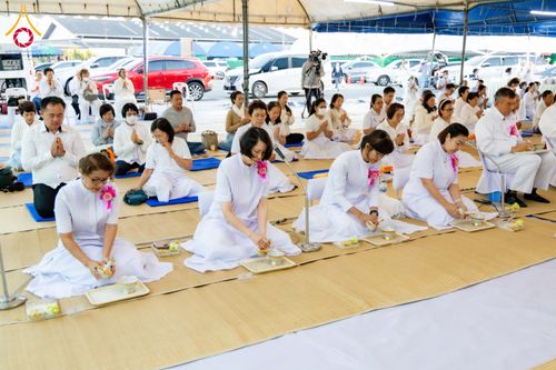 ภาพ No.289841:วันที่ 8 มกราคม พ.ศ. 2569 พิธีถวายภัตตาหารเป็นสังฆทาน แด่พระธรรมยาตรา ณ อนุสรณ์สถานคลองบางนางแท่น อ.สามพราน จ.นครปฐม ในโครงการธรรมยาตรา กตัญญูบูชา มหาปูชนียาจารย์ พระมงคลเทพมุนี(สด จนฺทสโร) พระผู้ปราบมาร อนุสรณ์สถาน 7 แห่ง ปีที่ 14