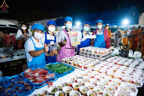 ภาพ No.71137:พิธีถวายภัตตาหารเป็นสังฆทาน แด่คณะพระธรรมยาตราฯ ในโครงการธรรมยาตราฯ ปีที่ 11 ณ อนุสรณ์สถานคลองบางนางแท่น อ.สามพราน จ.นครปฐม วันที่ 14 มกราคม พ.ศ. 2566