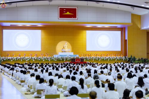 ภาพ No.331186:วันวิสาขบูชา อาทิตย์ที่ 31 พฤษภาคม พ.ศ.2569 พิธีปฏิบัติธรรม ณ ห้องแก้วสารพัดนึก 1  วัดพระธรรมกาย จังหวัดปทุมธานี