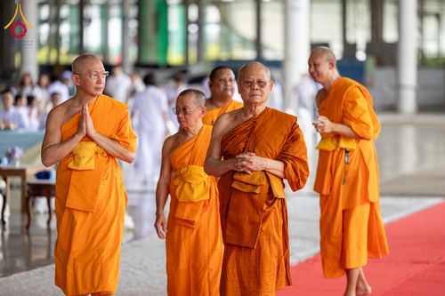 ภาพ No.316455:วันอาทิตย์ที่ 29 มีนาคม พ.ศ. 2569 พิธีทอดผ้าบังสุกุลและพิธีชำระร่าง โยมพ่อณรงค์ จินตมากุล  สิริอายุ 99 ปี 11 เดือน โยมบิดา พระครูปลัดรัตนวีรวัฒน์ (รังสฤษดิ์ อิทฺธิจินตโก) ที่ปรึกษาเจ้าคณะจังหวัดปทุมธานี เจ้าอาวาสวัดพระธรรมกาย  ณ ฌาปนสถานชั่วคราว ทางเข้า 