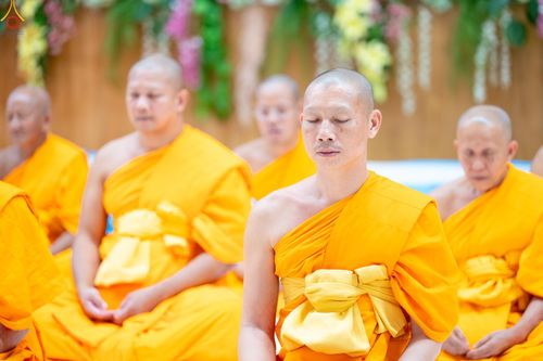 ภาพ No.329019:วันอาทิตย์ที่ 17 พฤษภาคม พ.ศ.2569 พิธีร่วมบุญการศึกษาพระภิกษุสามเณร (หนังสือบาลี นักธรรม ทางก้าวหน้า World-Pec) ณ ห้องแก้วสารพัดนึก 2 วัดพระธรรมกาย