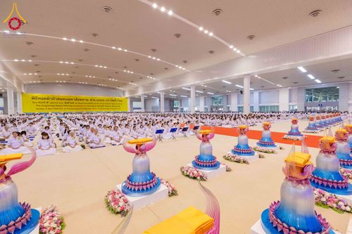 ภาพ No.318292:วันอาทิตย์ต้นเดือนที่ 5 เมษายน พ.ศ.2569 พิธีบูชาข้าวพระ ณ สภาธรรมกายสากล วัดพระธรรมกาย