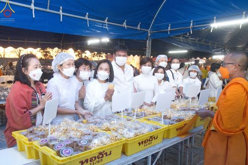 ภาพ No.74922:พิธีถวายภัตตาหารเป็นสังฆทาน แด่คณะพระธรรมยาตราฯ ในโครงการธรรมยาตรากตัญญูบูชา มหาปูชนียาจารย์ พระมงคลเทพมุนี(สด จนฺทสโร) พระผู้ปราบมาร อนุสรณ์สถาน 7 แห่ง ปีที่ 11 วันที่ 29 มกราคม พ.ศ. 2566