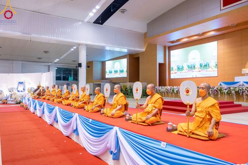 ภาพ No.91058:พิธีบำเพ็ญกุศลสวดพระอภิธรรม  อุบาสกถาวร พรหมถาวร (อุบาสกผู้ปั้นพระ) คืนสุดท้าย วันศุกร์ที่ 20 ตุลาคม พ.ศ. 2566 ณ ห้องแก้วสารพัดนึก 1 สภาธรรมกายสากล วัดพระธรรมกาย จ.ปทุมธานี