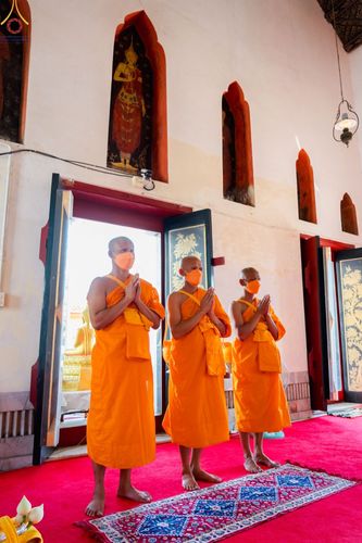 ภาพ No.65823:พิธีอุปสมบทวัดโปรดเกศเชษฐาราม อ.พระประแดง จ.สมุทรปราการ รับบุญจัดงานโดยสำนักพัฒนาเยาวชนโลก ในโครงการอุปสมบทบูชาธรรม มหาปูชนียาจารย์ประจำปี 2565 เมื่อวันที่ 7 ธันวาคม พ.ศ. 2565