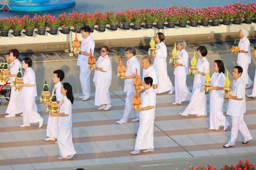 ภาพ No.330390:วันวิสาขบูชา อาทิตย์ที่ 31 พฤษภาคม พ.ศ.2569 พิธีเวียนประทักษิณ และพิธีวันทาเจดีย์ ณ พระมหาธรรมกายเจดีย์ วัดพระธรรมกาย จังหวัดปทุมธานี