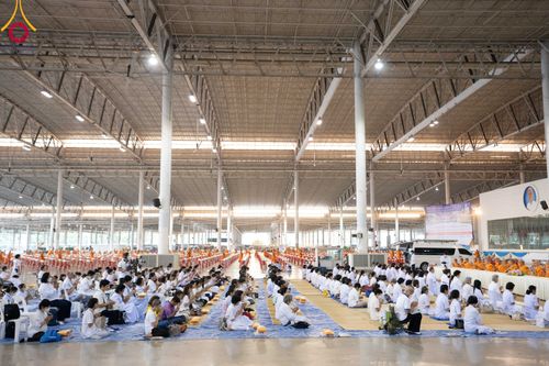 ภาพ No.105392:พิธีถวายภัตตาหารเป็นสังฆทาน แด่คณะพระธรรมยาตราฯ ในโครงการธรรมยาตรากตัญญูบูชา มหาปูชนียาจารย์ พระมงคลเทพมุนี(สด จนฺทสโร) พระผู้ปราบมาร อนุสรณ์สถาน 7 แห่ง ปีที่ 12 วันที่ 2 มกราคม พ.ศ. 2567 ณ สภาธรรมกายสากล วัดพระธรรมกาย