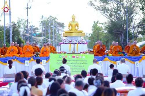 ภาพ No.281489:วันอาทิตย์ที่ 28 ธันวาคม พ.ศ.2568 ตักบาตรพระ 1000 รูป ปีที่ 1 ทำบุญเมืองสตูลส่งท้ายปี ณ หน้าโรงเรียนสตูลวิทยา จ.สตูล