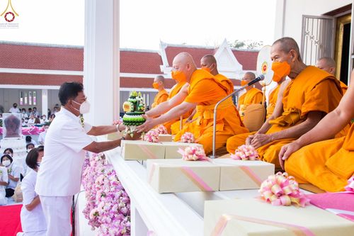 ภาพ No.73644:พิธีตักบาตรพระธรรมยาตราฯ ในโครงการธรรมยาตรากตัญญูบูชา มหาปูชนียาจารย์ พระมงคลเทพมุนี(สด จนฺทสโร) พระผู้ปราบมาร ปีที่ 11 ณ อนุสรณ์สถานลำดับที่ 4 สถานที่เกิดด้วยกายธรรม วัดโบสถ์ (บน) บางคูเวียง อ.บางกรวย จ.นนทบุรี วันที่ 22 มกราคม พ.ศ. 2566