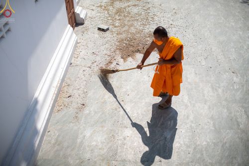 ภาพ No.71552:พระธรรมยาตรา ปฏิบัติศาสนกิจ ทำนุบำรุงศาสนสถาน, ปฏิบัติธรรม ร่วมกับชุมชน,นักเรียนเด็กดีวีสตาร์ และร่วมพิธีทอดผ้าป่าบำรุงศาสนสถาน ในโครงการธรรมยาตรากตัญญูบูชา มหาปูชนียาจารย์ พระมงคลเทพมุนี(สด จนฺทสโร) พระผู้ปราบมาร อนุสรณ์สถาน 7 แห่ง ปีที่ 11 ณ วัดสองพี่น