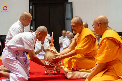 ภาพ No.321348:วันเสาร์ที่ 11 เมษายน พ.ศ.2569 พิธีขอบรรพชา พิธีขอสรณคมณ์และศีล, พิธีถวายบาตร พิธีอุปสมบท โครงการอุปสมบทหมู่ บูชาธรรมหลวงพ่อธัมมชโย พ.ศ.2569 โครงการอุปสมบทหมู่ธรรมทายาท ระดับอุดมศึกษา รุ่น 53 (ภาคฤดูร้อน) ณ วัดพระธรรมกาย ปทุมธานี