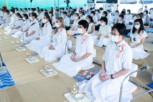 ภาพ No.70969:พิธีถวายภัตตาหารเป็นสังฆทาน แด่คณะพระธรรมยาตราฯ ในโครงการธรรมยาตราฯ ปีที่ 11 ณ อนุสรณ์สถานคลองบางนางแท่น อ.สามพราน จ.นครปฐม วันที่ 13 มกราคม พ.ศ. 2566