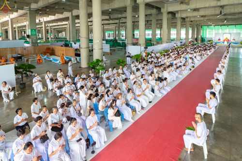 ภาพ No.333457:วันอาทิตย์ที่ 7 มิถุนายน พ.ศ.2569 พิธีตัดปอยผมและปลงผมนาคธรรมทายาท โครงการบรรพชาและอุปสมบทหมู่ธรรมทายาท รุ่นผู้บริหาร รุ่นที่ 16 ณ วิหารคด 11 วัดพระธรรมกาย