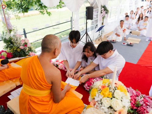 ภาพ No.286114:วันที่ 13 กรกฎาคม พ.ศ. 2568  พิธีทอดผ้าป่าฉลอง 13 ปี  วัดพระธรรมกายสวิตเซอร์แลนด์