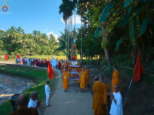 ภาพ No.65712:พิธีถวายพระบรมสารีริกธาตุ เพื่อประดิษฐาน ณ พระพุทธรูปปางไสยยาสน์ ที่ยาวที่สุดในบังกลาเทศ  วันที่ 22 พฤศจิกายน พ.ศ. 2565