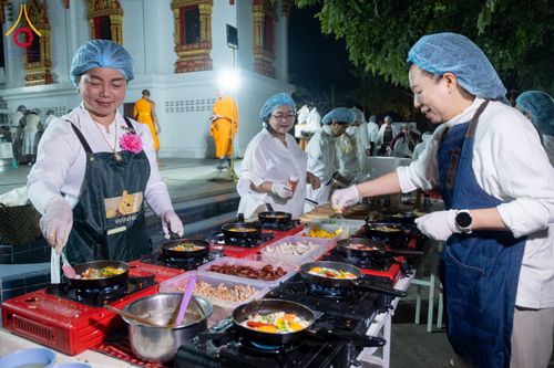 ภาพ No.293684:วันที่ 14 มกราคม พ.ศ. 2569  พิธีถวายภัตตาหารเป็นสังฆทาน แด่พระธรรมยาตรา  ณ วัดสองพี่น้อง ต.ต้นตาล อ.สองพี่น้อง จ.สุพรรณบุรี  ในโครงการธรรมยาตรา กตัญญูบูชา มหาปูชนียาจารย์  พระมงคลเทพมุนี(สด จนฺทสโร) พระผู้ปราบมาร  อนุสรณ์สถาน 7 แห่ง ปีที่ 14