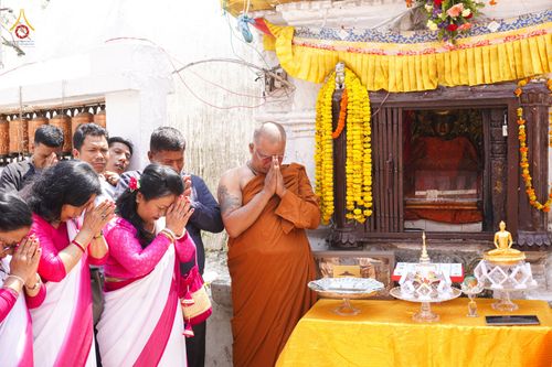 ภาพ No.81001:วัดพระธรรมกายน้อมถวายพระบรมสารีริกธาตุ เพื่อประดิษฐานเจดีย์จารุมตี เมืองกาฐมาณฑุ เนปาล  วันเสาร์ที่ 6 พฤษภาคม พ. ศ. 2566