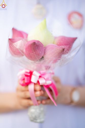 ภาพ No.84091:พิธีเวียนประทักษิณ พิธีวันทาเจดีย์ พิธีขอขมา และมอบผ้าไตร  ในโครงการบรรพชาอุปสมบทหมู่ธรรมทายาทรุ่นเข้าพรรษา และโครงการบรรพชาสามเณรโรงเรียนนานาชาติ รุ่นที่12 ในวันเสาร์ที่ 22 กรกฎาคม พ.ศ. 2566