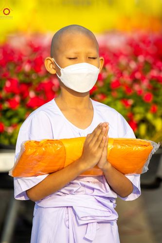 ภาพ No.79746:พิธีเวียนประทักษิณ ณ พระมหาธรรมกายเจดีย์ และพิธีวันทาเจดีย์ ในโครงการบรรพชาสามเณรฟื้นฟูพระพุทธศาสนาทั่วไทย วันเสาร์ที่ 8 เมษายน พ.ศ.2566